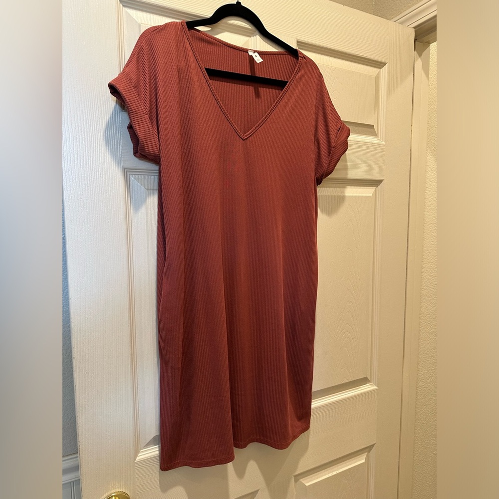 Coral ribbed t-shirt dress